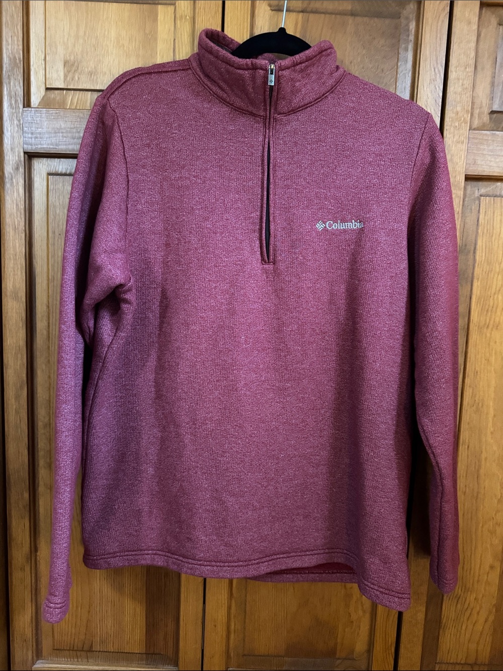 Columbia Men's 1/4 zip Fleece Pullover - Burgundy. Sz medium